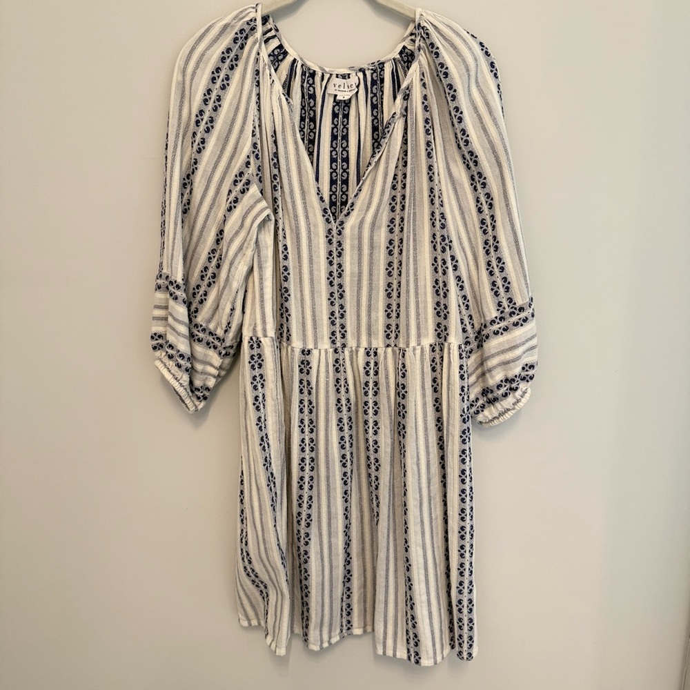 Velvet by Graham & Spencer White and Navy Striped V-Neck Mini Dress, size small